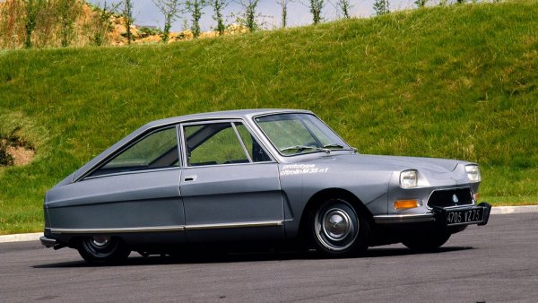 Оцелял някак две години като дизайнер на кухненски съдове, Опрон се завръща в автомобилния сектор в Citroen. Първите му проекти са редизайн на остарелия Citroen Ami и M35 (на снимката) - спортно купе на базата на Ami. Моделът се оказва скъпа катастрофа за Citroen, но вината не е на Опрон, а на решението колата да бъде задвижвана от проблемния ванкелов двигател, разработен от Citroen съвместно с NSU. 
